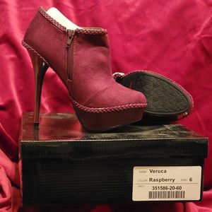 Vintage Just Fab Raspberry Suede Bootie.  Size 6